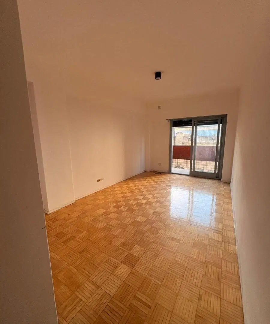 Departamento en venta - 2 Dormitorios 1 Baño - Almagro 2
