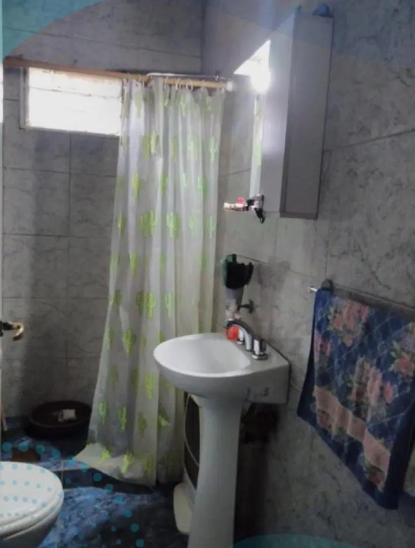Casa en venta - 2 Dormitorios 1 Baño - Local - Córdoba 2