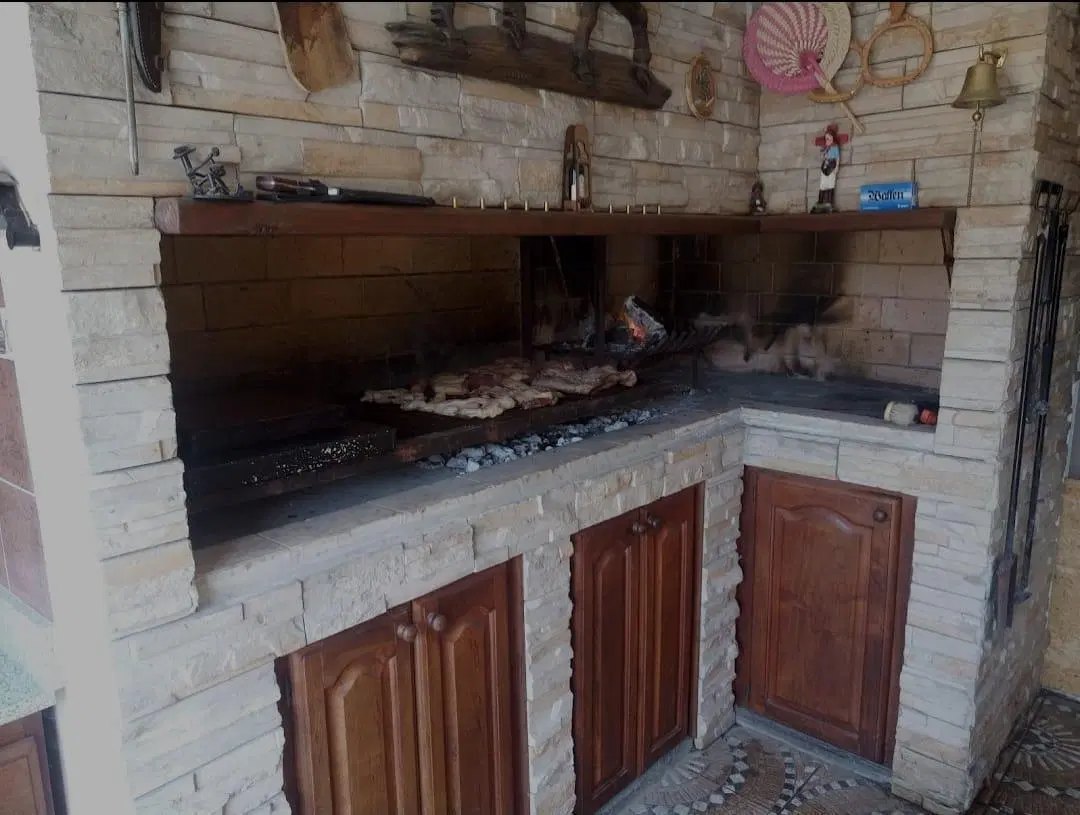 Casa venta - 4 dormitorios 3 baños - 459mts2 totales - Berisso 4
