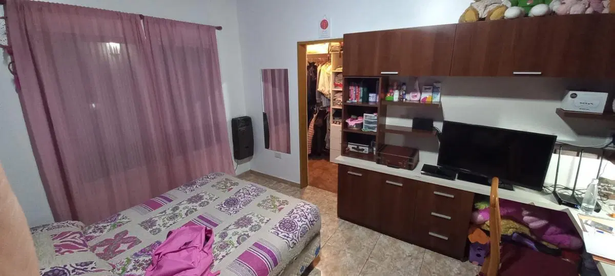 Casa venta - 4 dormitorios 3 baños - 459mts2 totales - Berisso 3