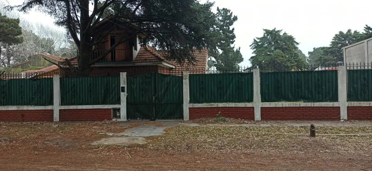 Casa y terreno en venta - 3 dormitorios 2 baños - 800mts2 - San Bernardo Del Tuyu 1