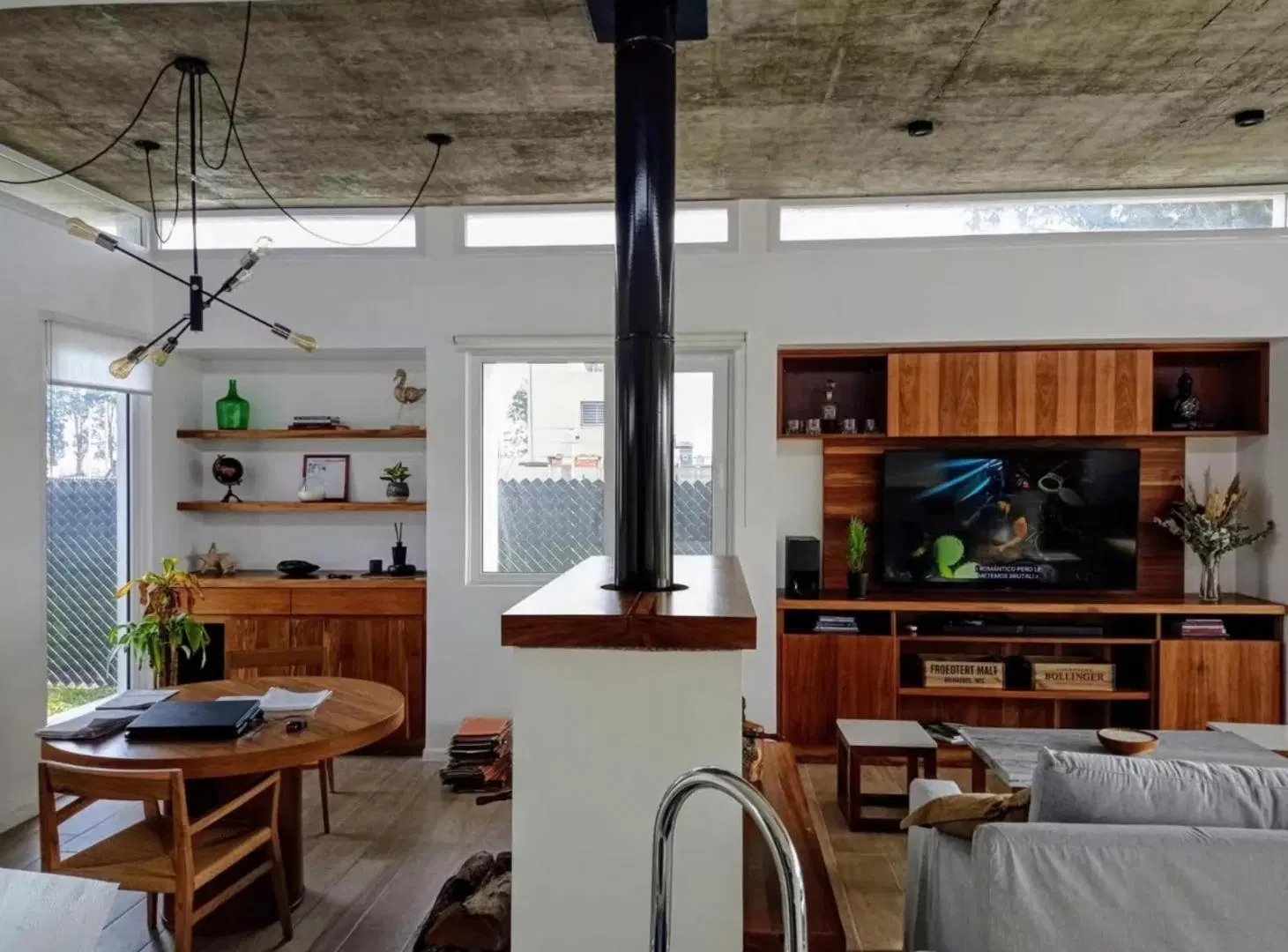 Casa en venta - 2 Dormitorios 2 Baños - 428Mts2 - Altos de San Lorenzo 4