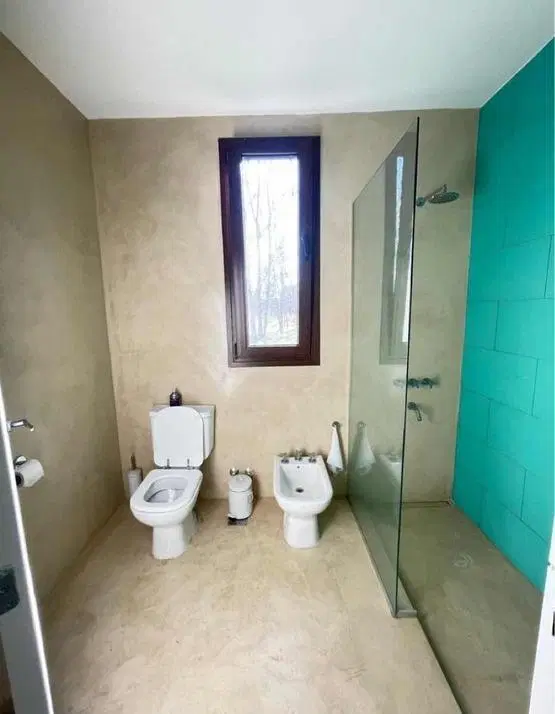 Casa en venta - 3 Dormitorios 3 Baños - 258Mts2 -Terreno 10,600- Monte 5