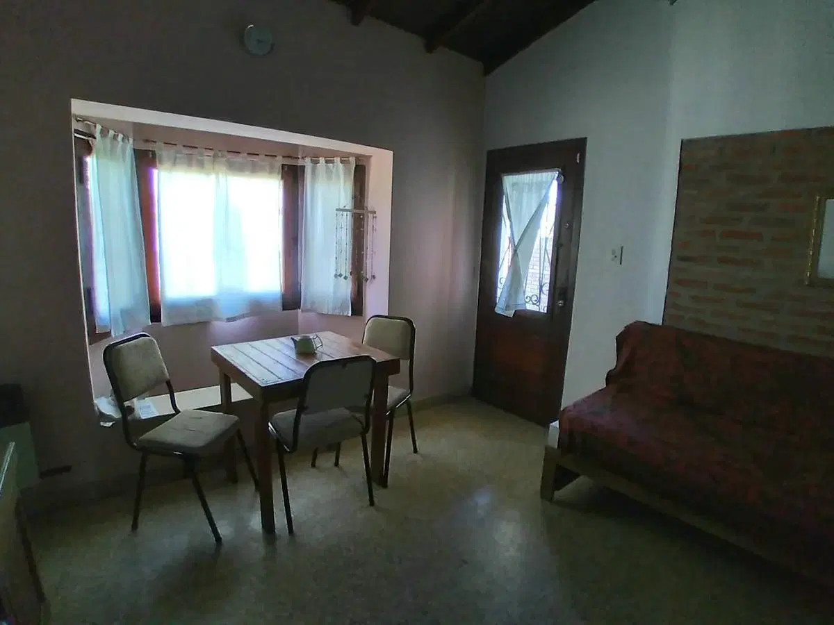 Casa en venta - 3 dormitorios 1 baño 1 cohera - 170mts2 - Lujan 2