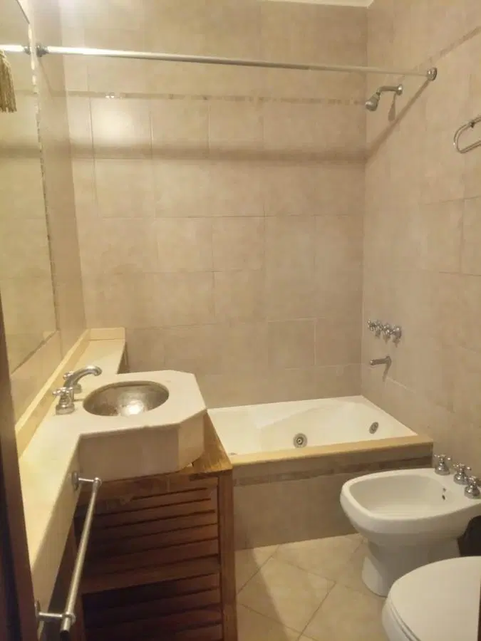 Casa en venta - 3 dormitorios 1 baño 1 cohera - 170mts2 - Lujan 8