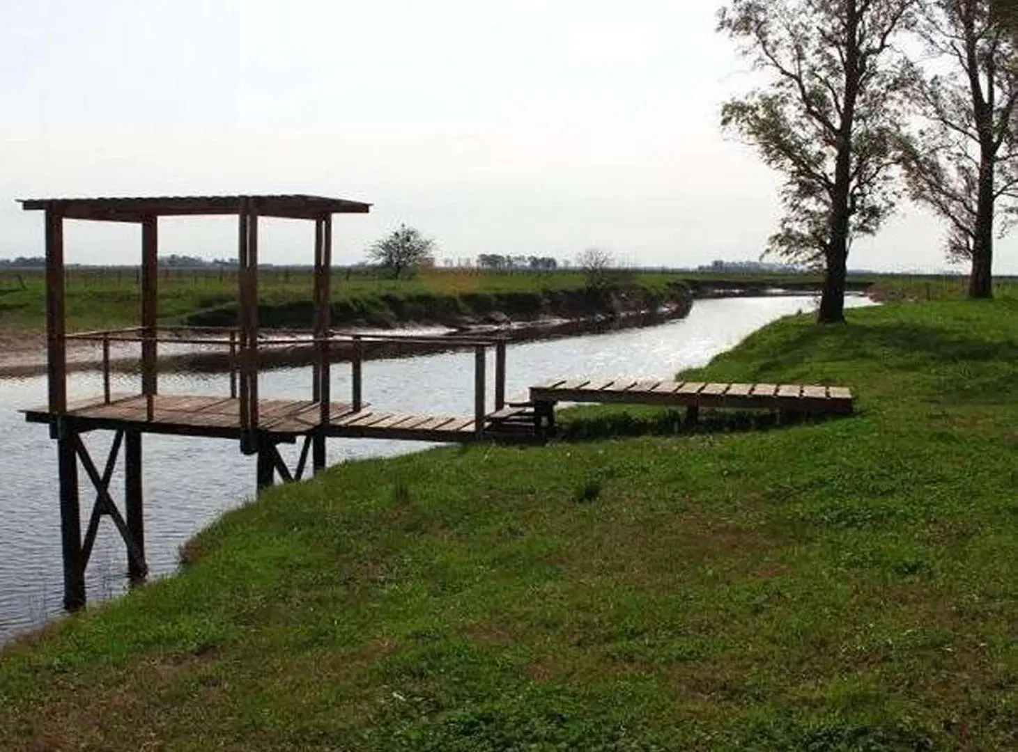 Terreno en venta - 1.800mts2 - Club de Campo El Mirador, Coronel Brandsen 3