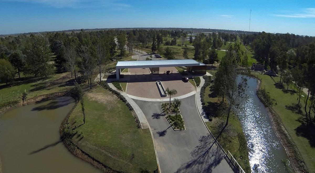 Terreno en venta - 801Mts2 - Terralagos, Canning
