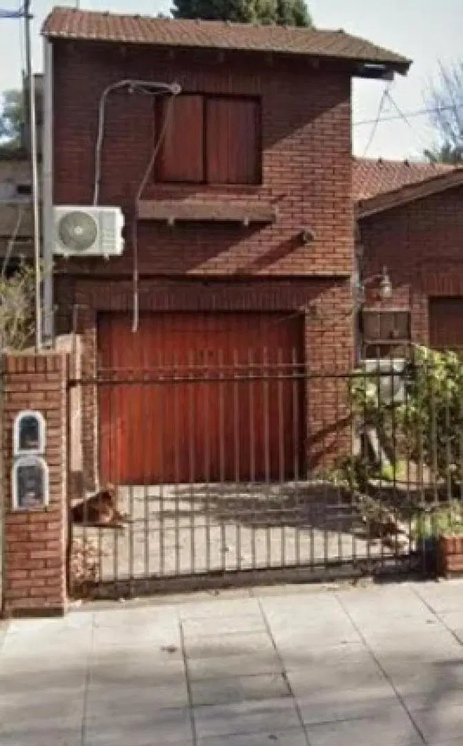 Casa en venta - 6 Dormitorios 4 Baños - General San Martín 5
