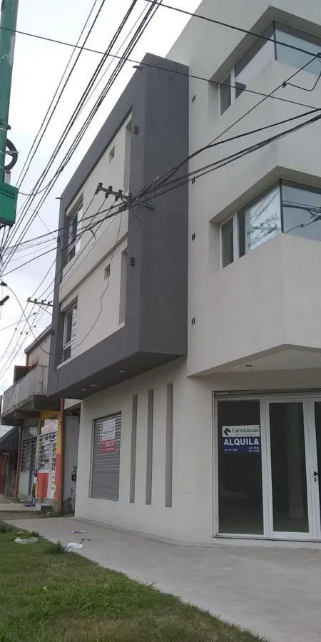 Local en venta - 80mts2 - Los Hornos 3