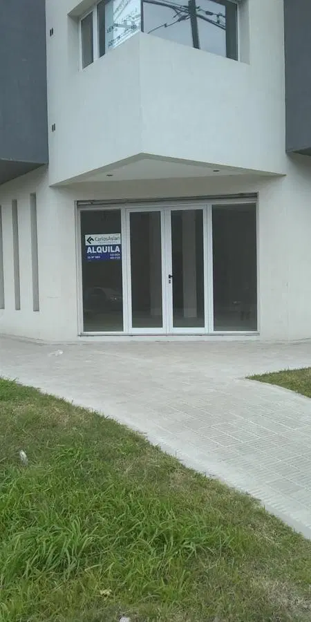 Local en venta - 80mts2 - Los Hornos 8
