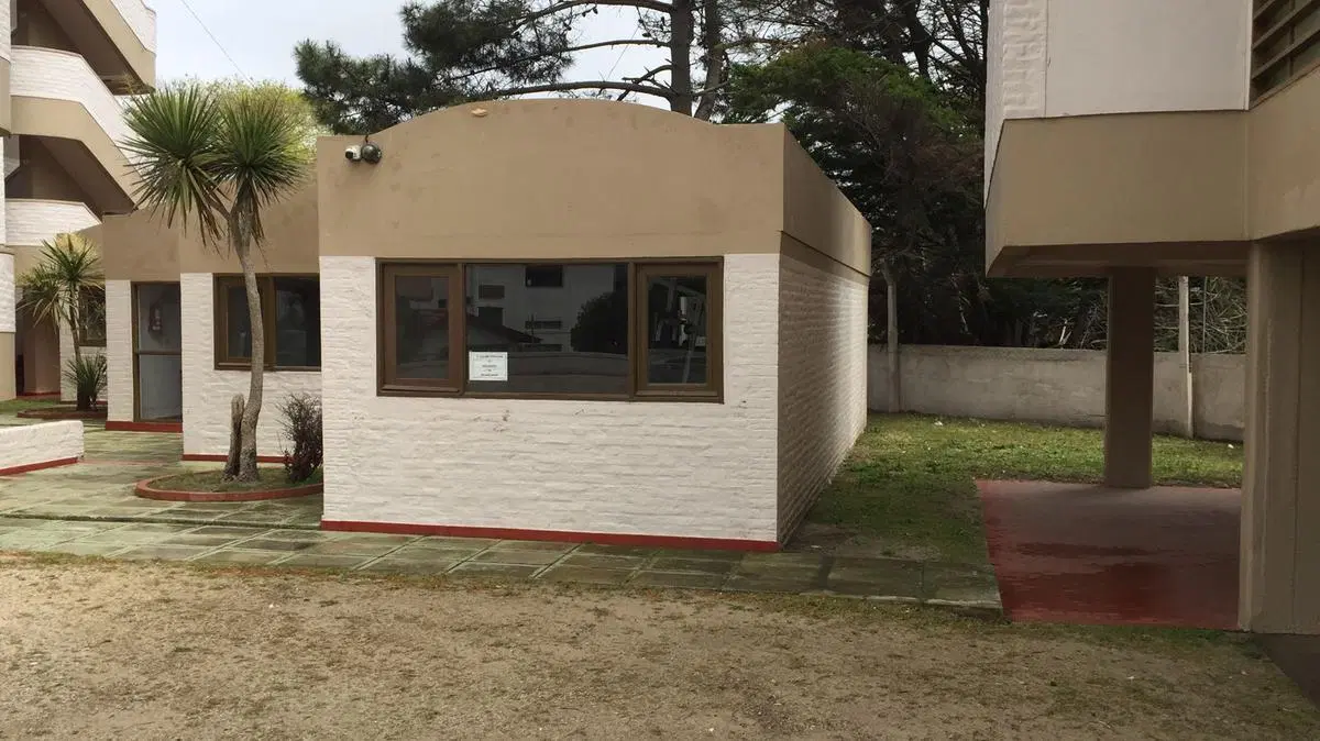 Departamento en venta - 1 dormitorio 1 baño - patio cochera -45mts2 - Villa Gesell 4