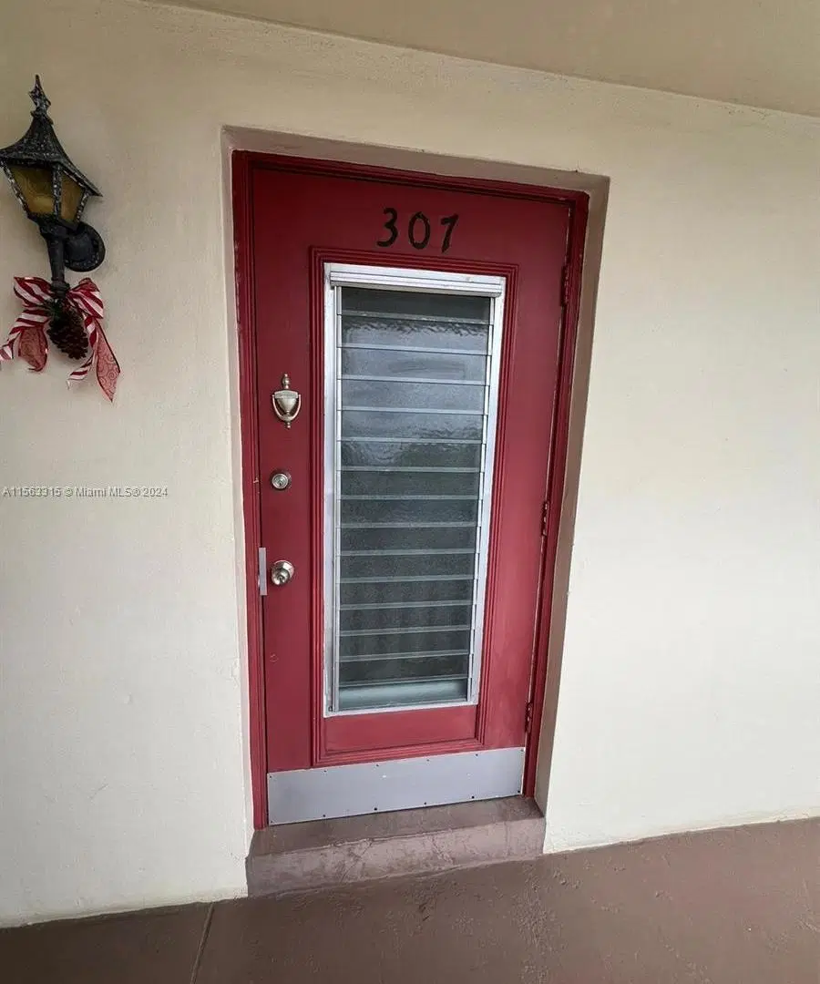 Casa en venta - Estudio - 1 Baño - 42Mts2 - Lauderhill, Browar, Florida, USA 3