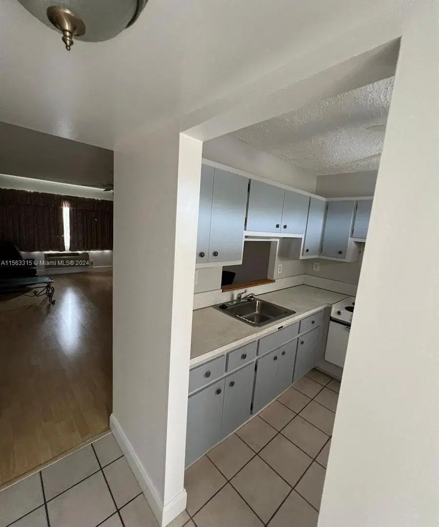 Casa en venta - Estudio - 1 Baño - 42Mts2 - Lauderhill, Browar, Florida, USA 2