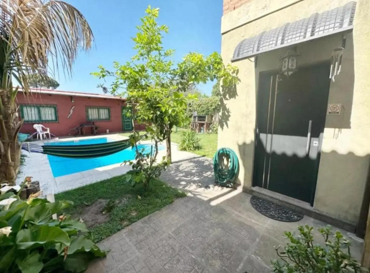 Casa en venta - 5 Dormitorios 3 Baños - Cocheras - 340Mts2 - Canning 1