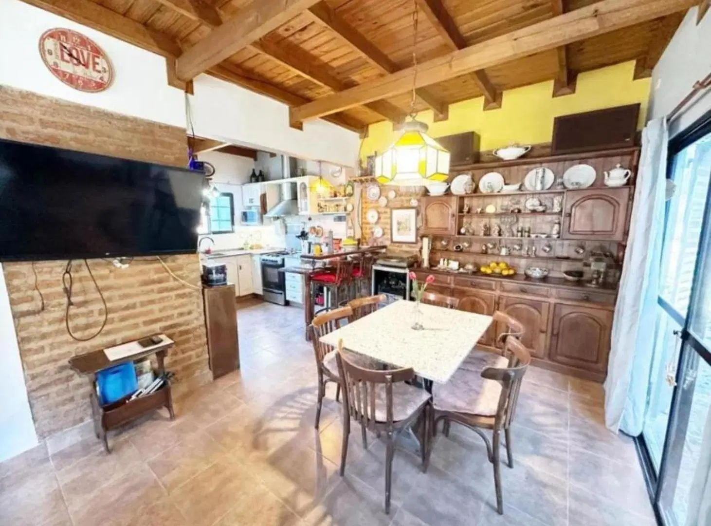 Casa en venta - 5 Dormitorios 3 Baños - Cocheras - 340Mts2 - Canning 5