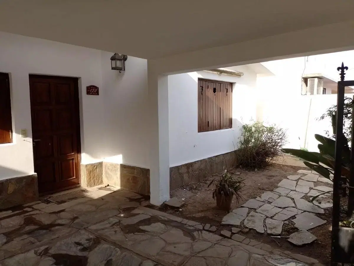 Casa en venta - 2 Dormitorios 1 Baño 1 Cochera - 600Mts2 - General Villegas 4