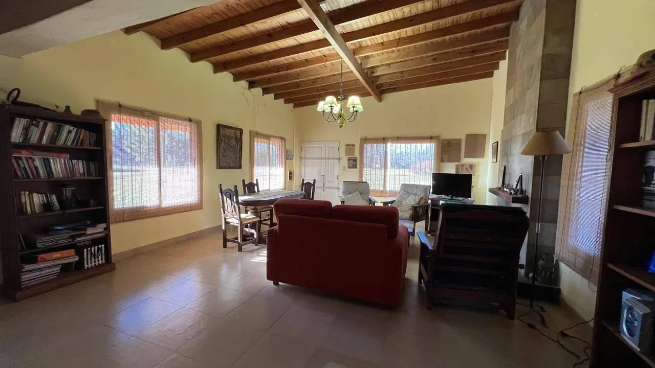 Quinta en venta - 3 Dormitorios 3 Baños - 10000mts2 - Mercedes 4