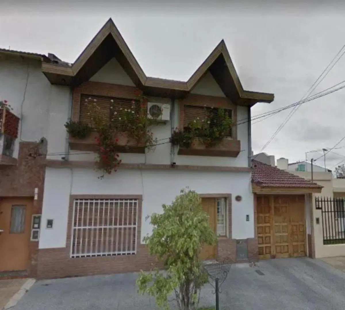 Casa en venta - 7 Dormitorios 4 Baños - Cocheras - 300Mts2 - Villa Libertad, General San Martín 2