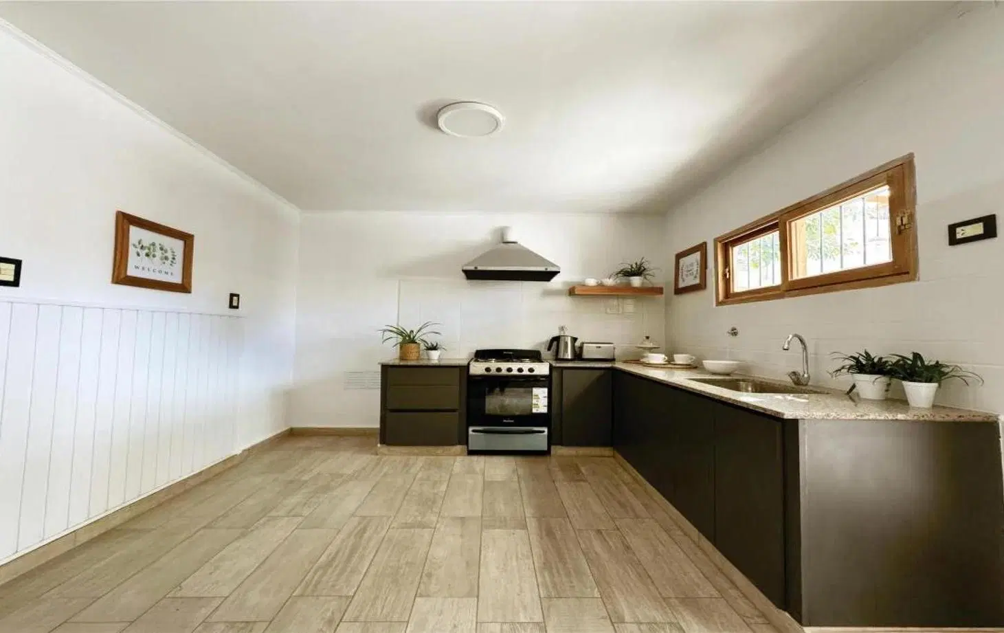 Casa en venta - 3 Dormitorios 2 Baños - Ensenada 2