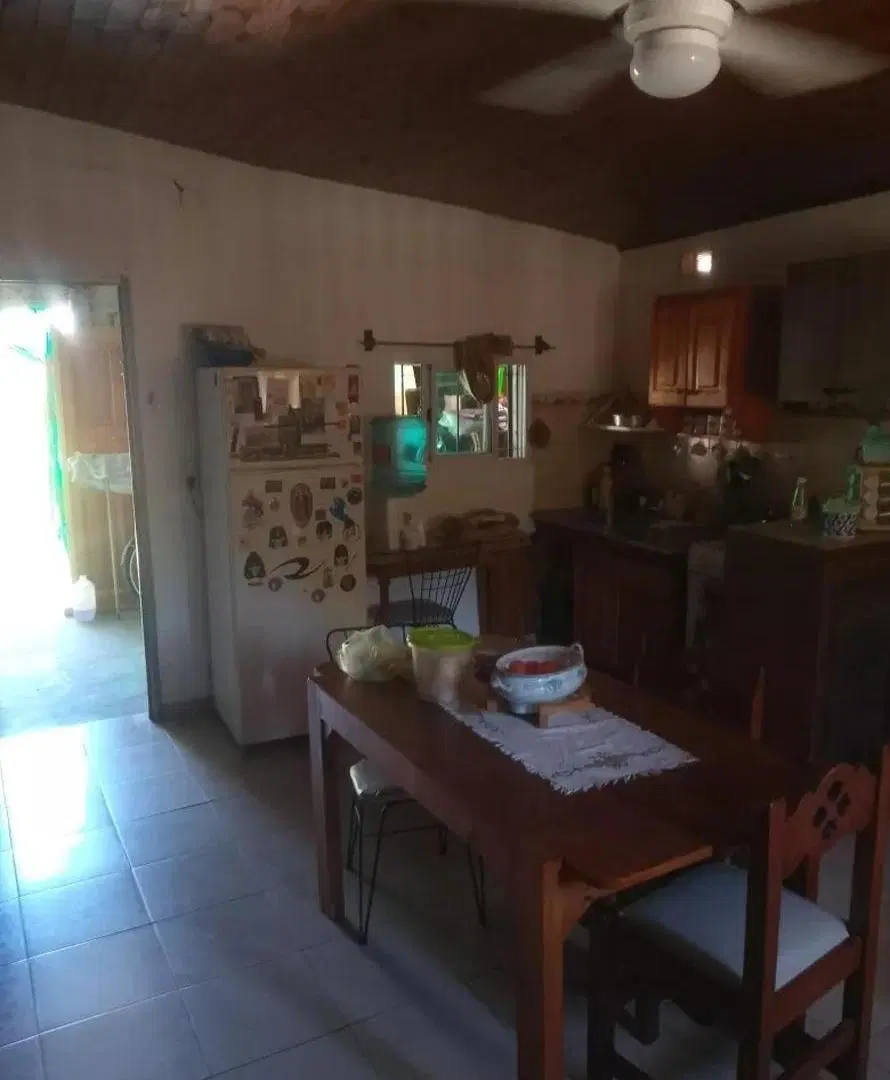 Casa en venta - 2 Dormitorios 1 Baño - 63Mts2 - Burzaco 2