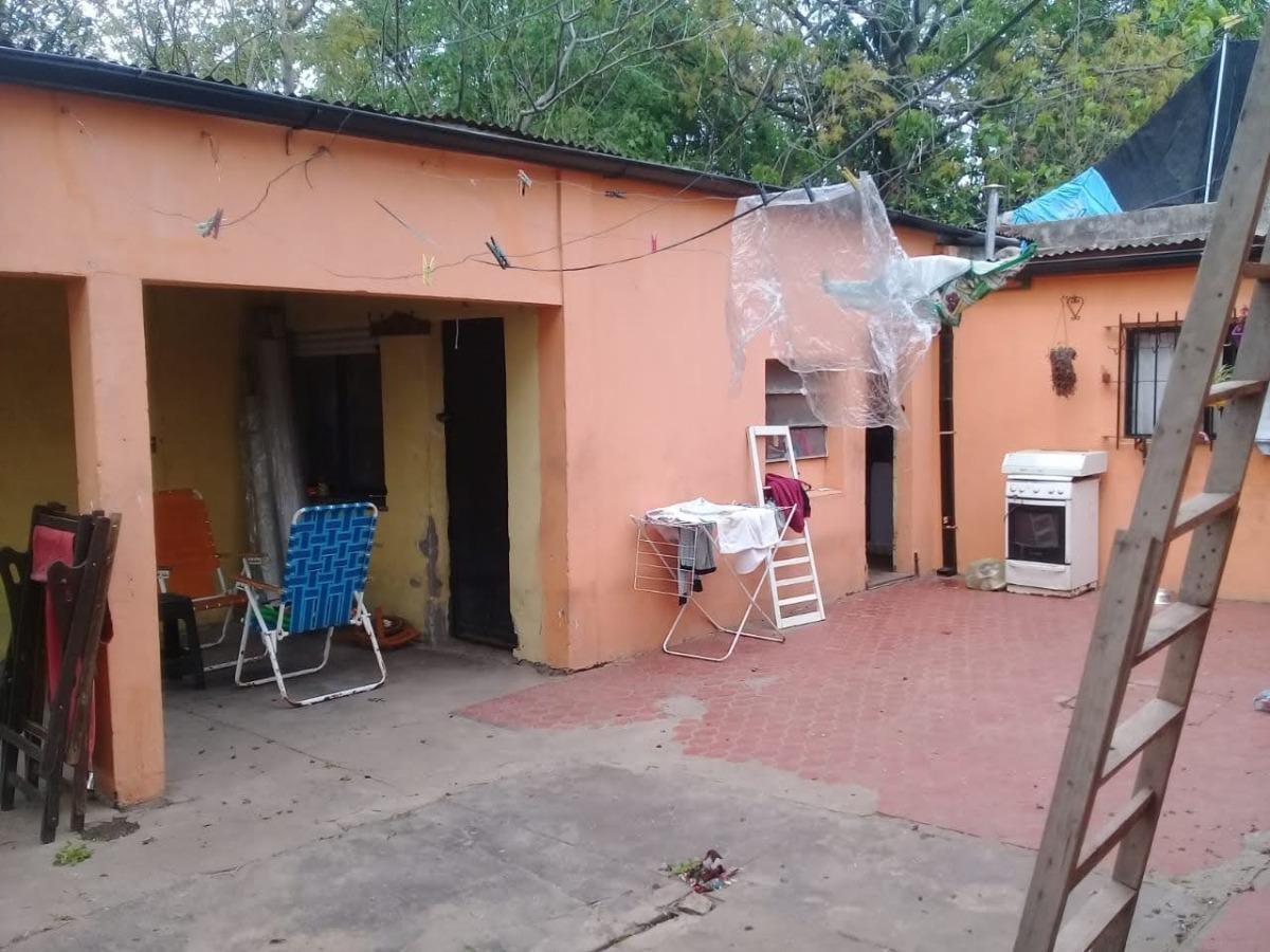 Foto de Casa en venta - 2 dormitorios 1 baño - patio - 370 mts2 - Burzaco, imagen 5