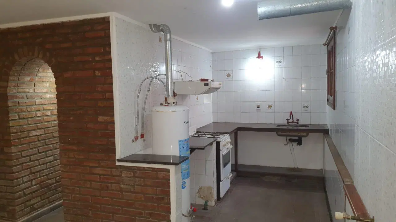 Casa en venta - 3 Dormitorios 4 Baños - 330 mts 2 - Villa Elisa 3