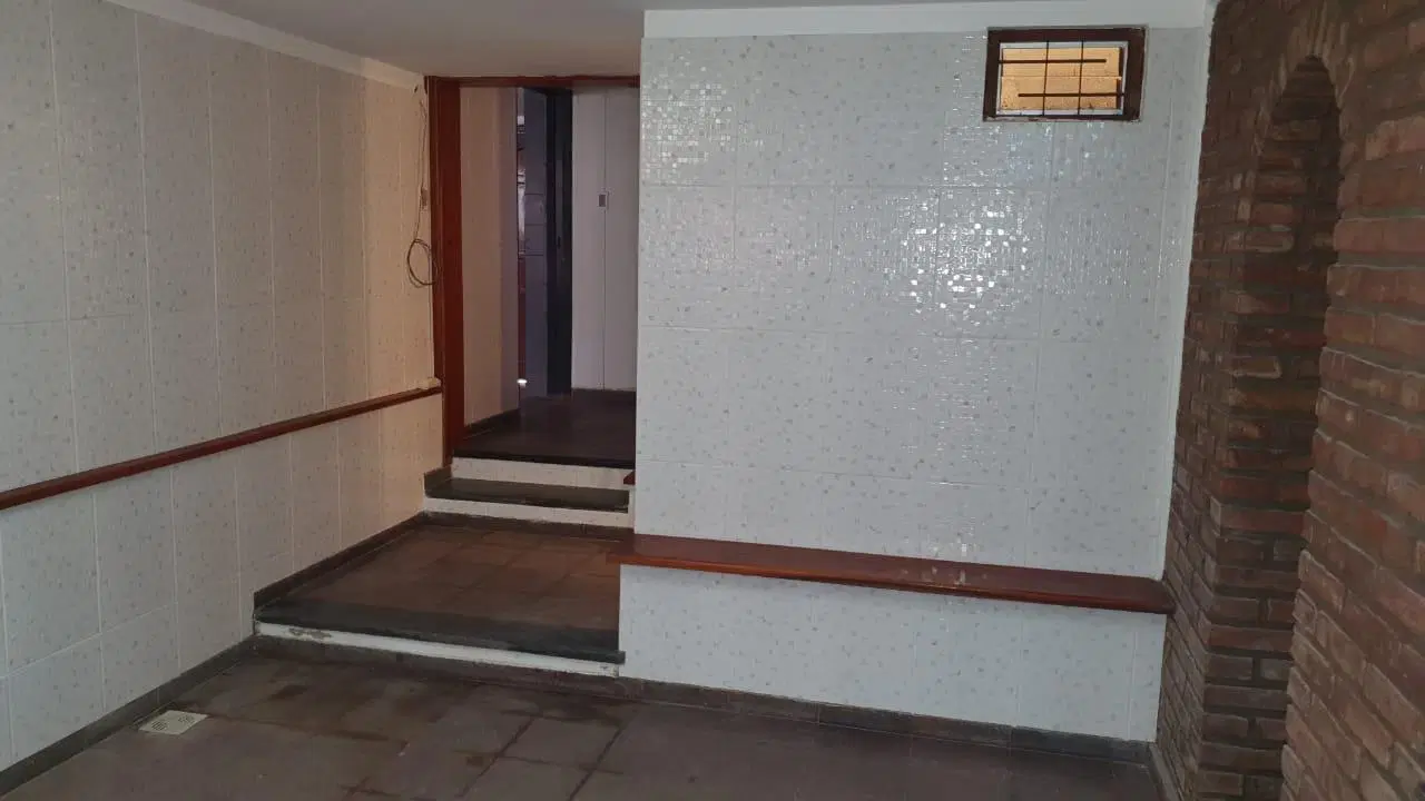 Casa en venta - 3 Dormitorios 4 Baños - 330 mts 2 - Villa Elisa 4