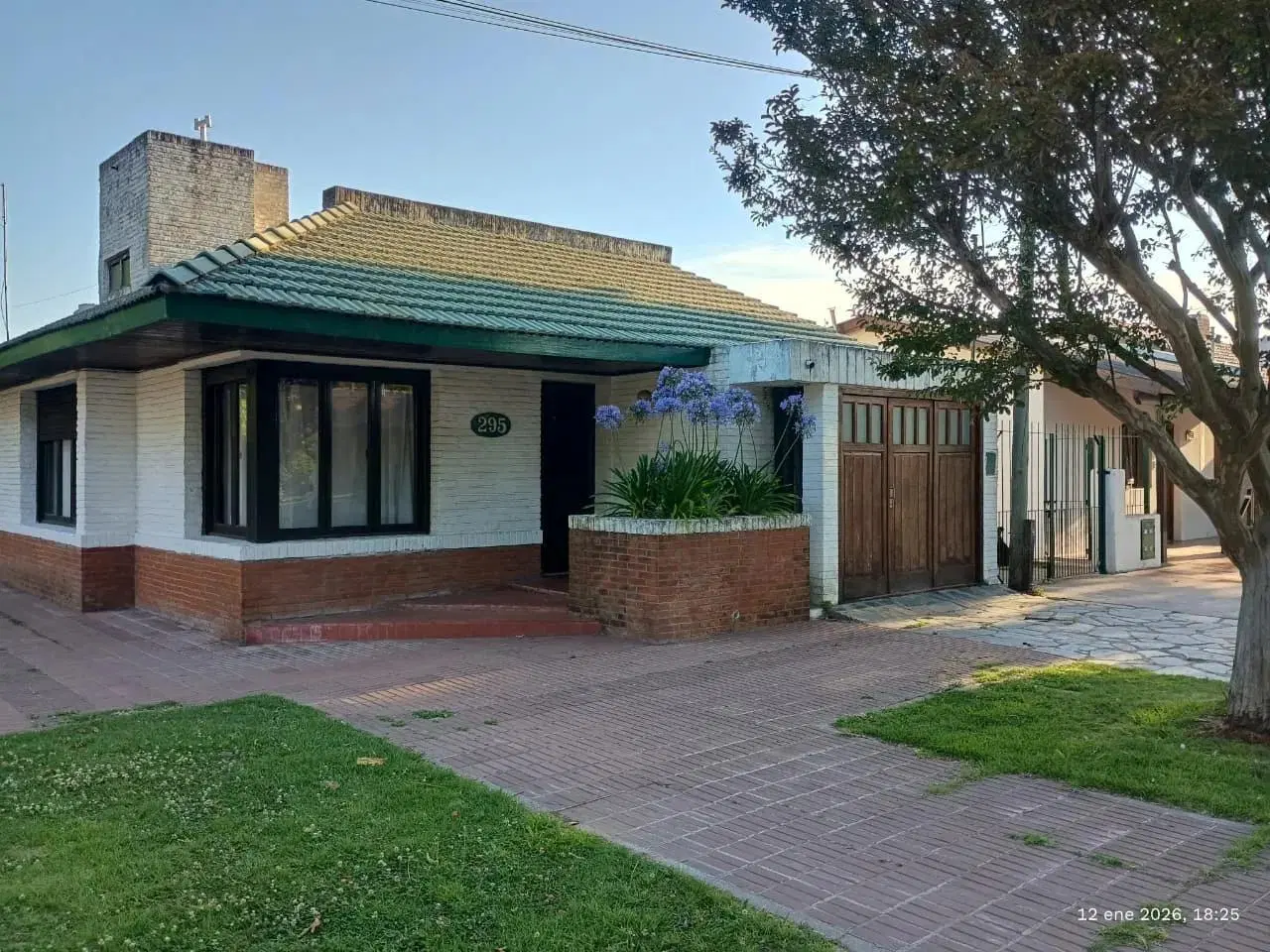 Casa en venta - 3 Dormitorios 2 Baños - 220mts2 - General Madariaga 1
