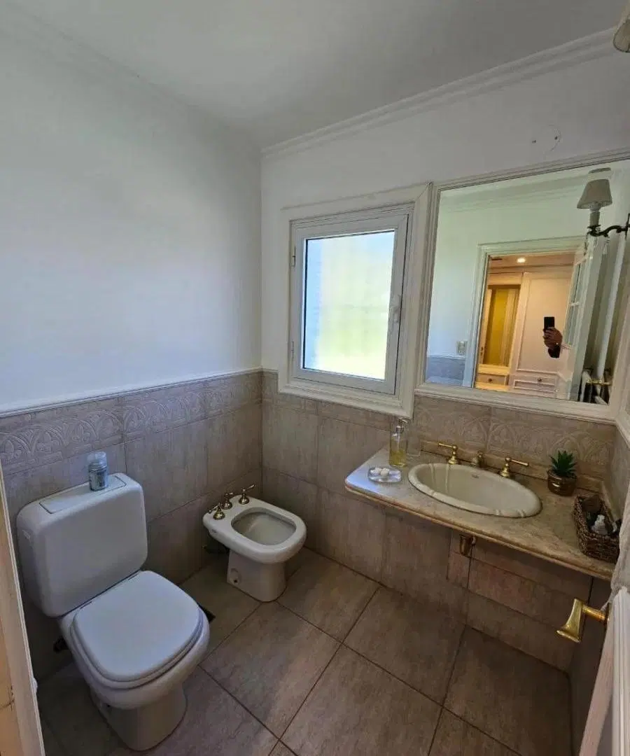 Casa en venta - 3 Dormitorios 4 Baños - Cochera - 400Mts2 - Río Cuarto 3