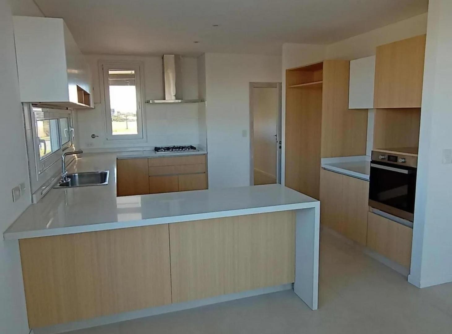 Foto de Casa en alquiler - 4 Dormitorios 4 Baños - Escobar, imagen 5