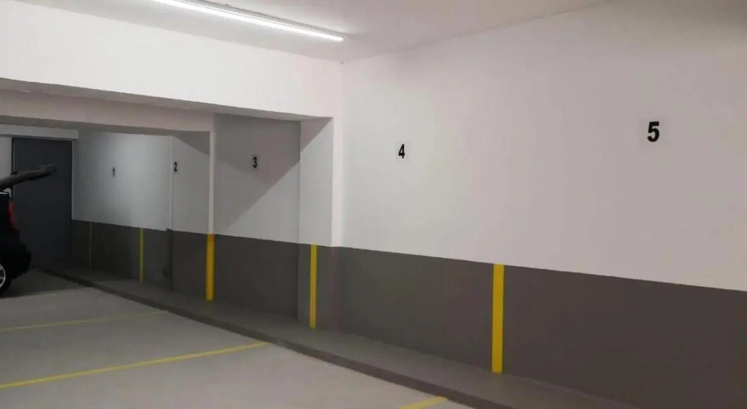 Cochera en venta - 12Mts2 - Villa Urquiza 1