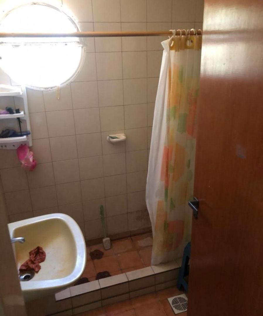 Foto de Quinta en venta - 3 Dormitorios 1 Baño - Cochera - 7.872Mts2 - Punta, imagen 3