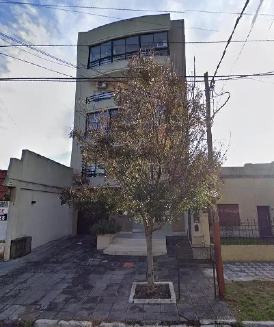 Casa en venta - 4 Dormitorios 3 Baños - Ezeiza 3