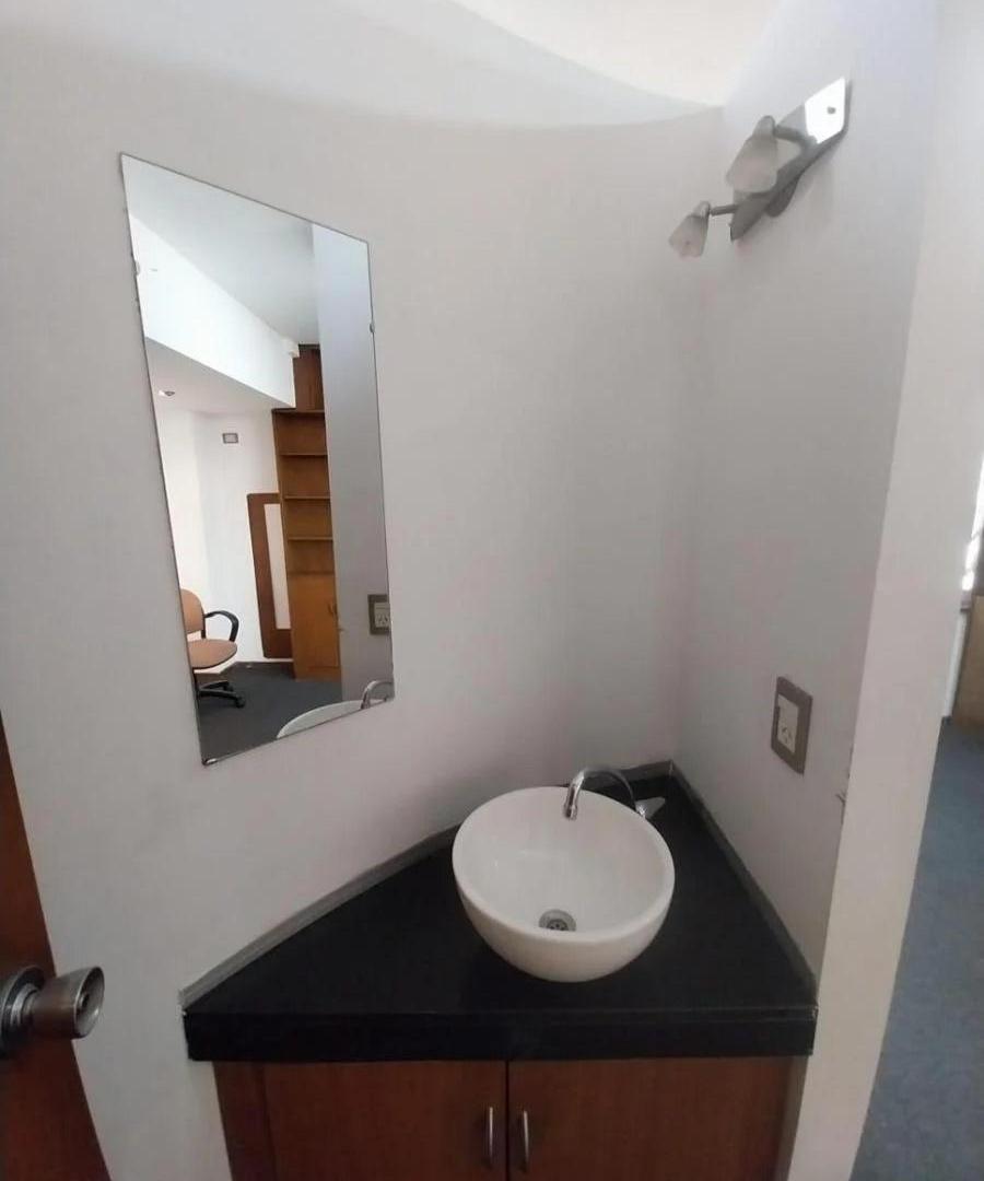 Foto de Oficina en venta - 5 Ambientes 2 Baños - Microcentro, imagen 3