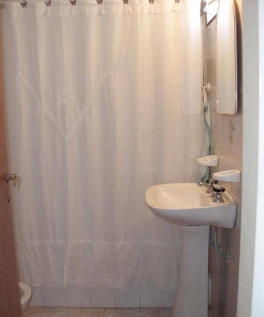 Casa en venta - 2 Dormitorios 2 Baños - 174mts2 - Mar del Tuyu
