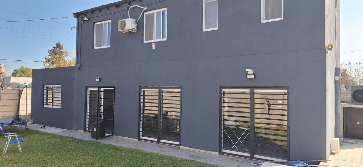 Casa en Venta - 2 Dormitorios 2 Baños - 300mts - Berazategui