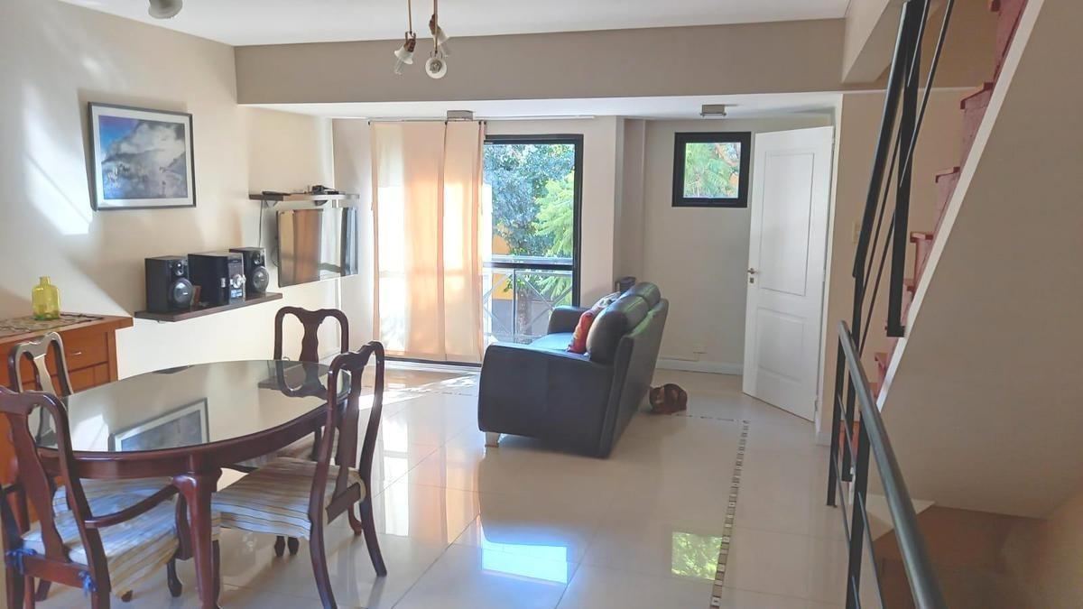 PH en venta - 3 Dormitorios 4 Baños - 162mts2 - Villa Santa Rita