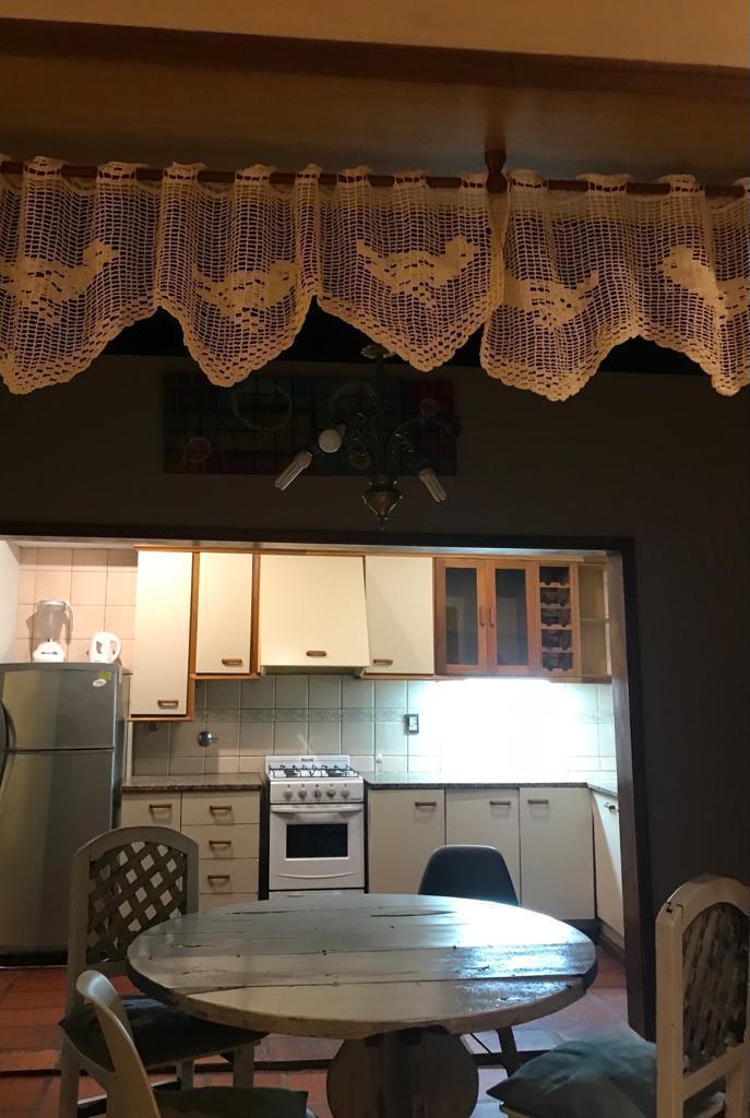 Foto de Casa en venta - 4 Dormitorios 3 Baños - 275Mts2 - Dolores, imagen 4