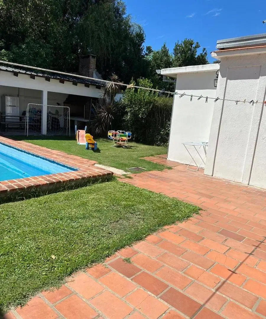 Casa en venta - 3 Dormitorios 2 Baños - La Plata 3