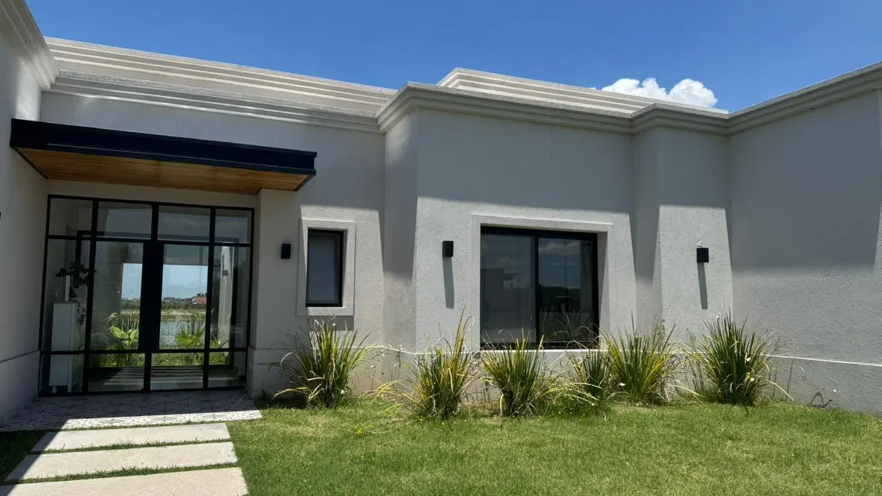 Casa en Venta - 4 Dormitorios 2 Baños - 192mts - Escobar 2