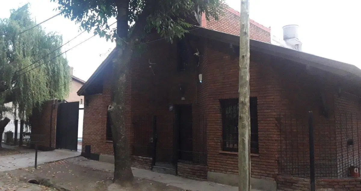 Casa en venta - 3 dormitorio 2 baño - patio y pileta - 150mts2 - Ituzaingó 3