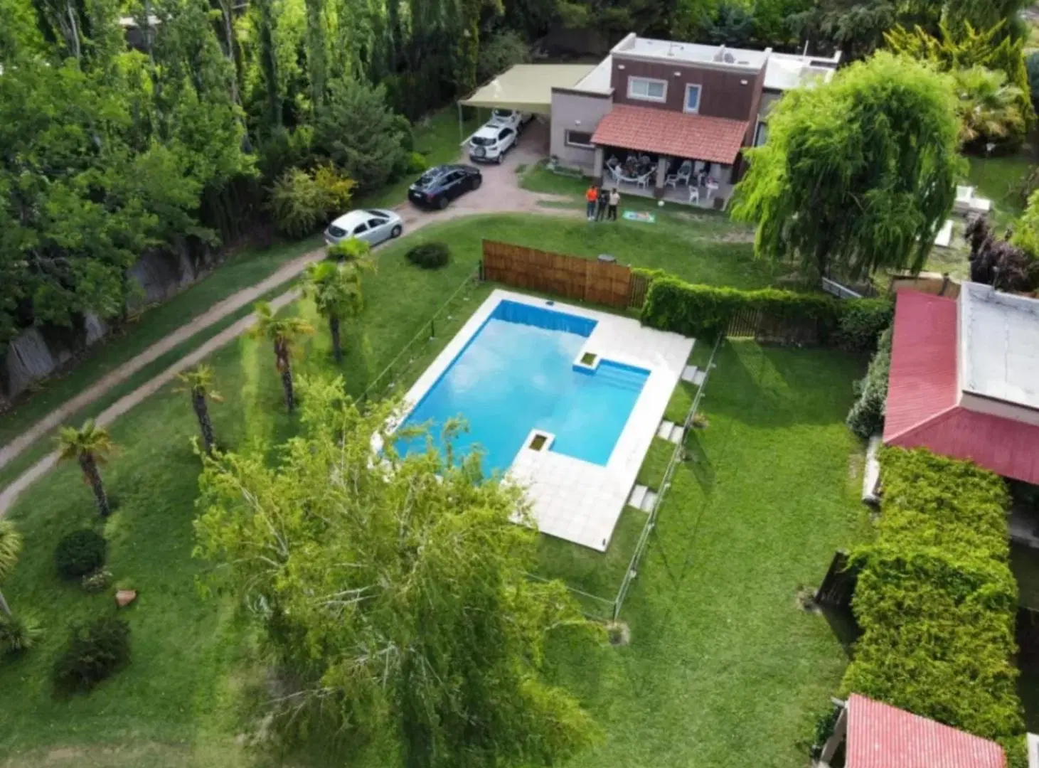 Casa en venta - 6 Dormitorios 4 Baños - Mendoza 1