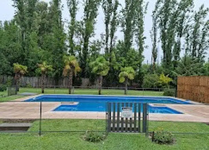 Casa en venta - 6 Dormitorios 4 Baños - Mendoza 3