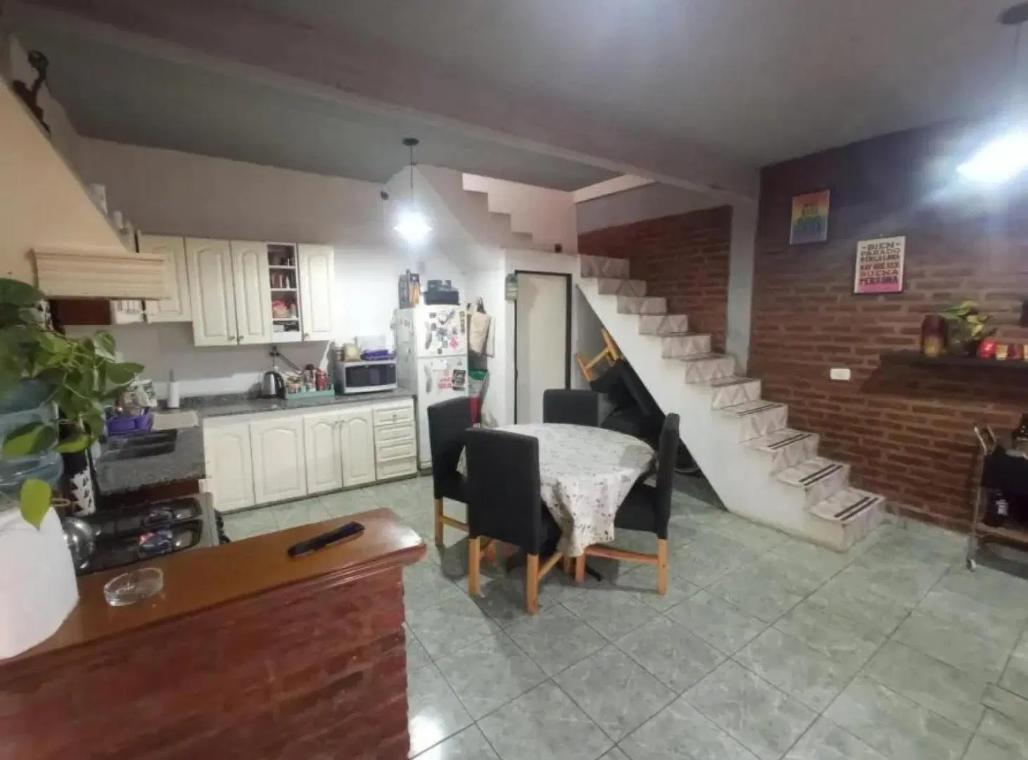 Casa en venta - 4 Dormitorios 2 Baños - Almirante Brown 2
