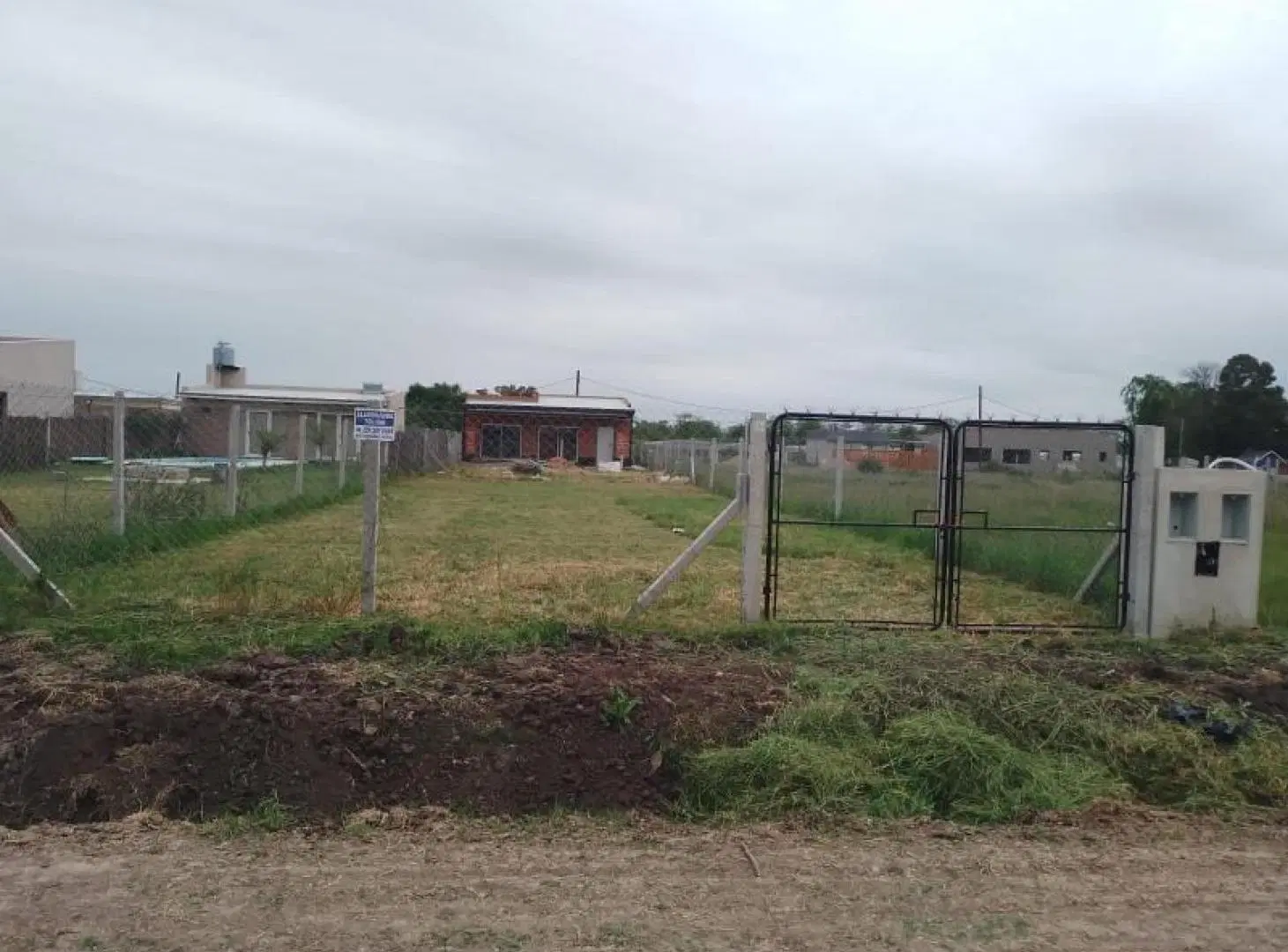 Terreno en venta - 300Mts2 - Ángel Etcheverry, La Plata 2