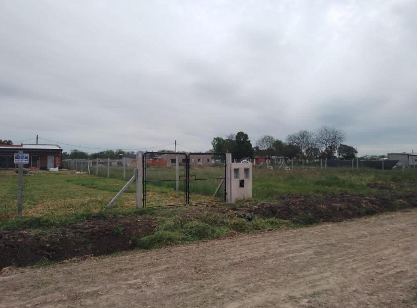 Terreno en venta - 300Mts2 - Ángel Etcheverry, La Plata