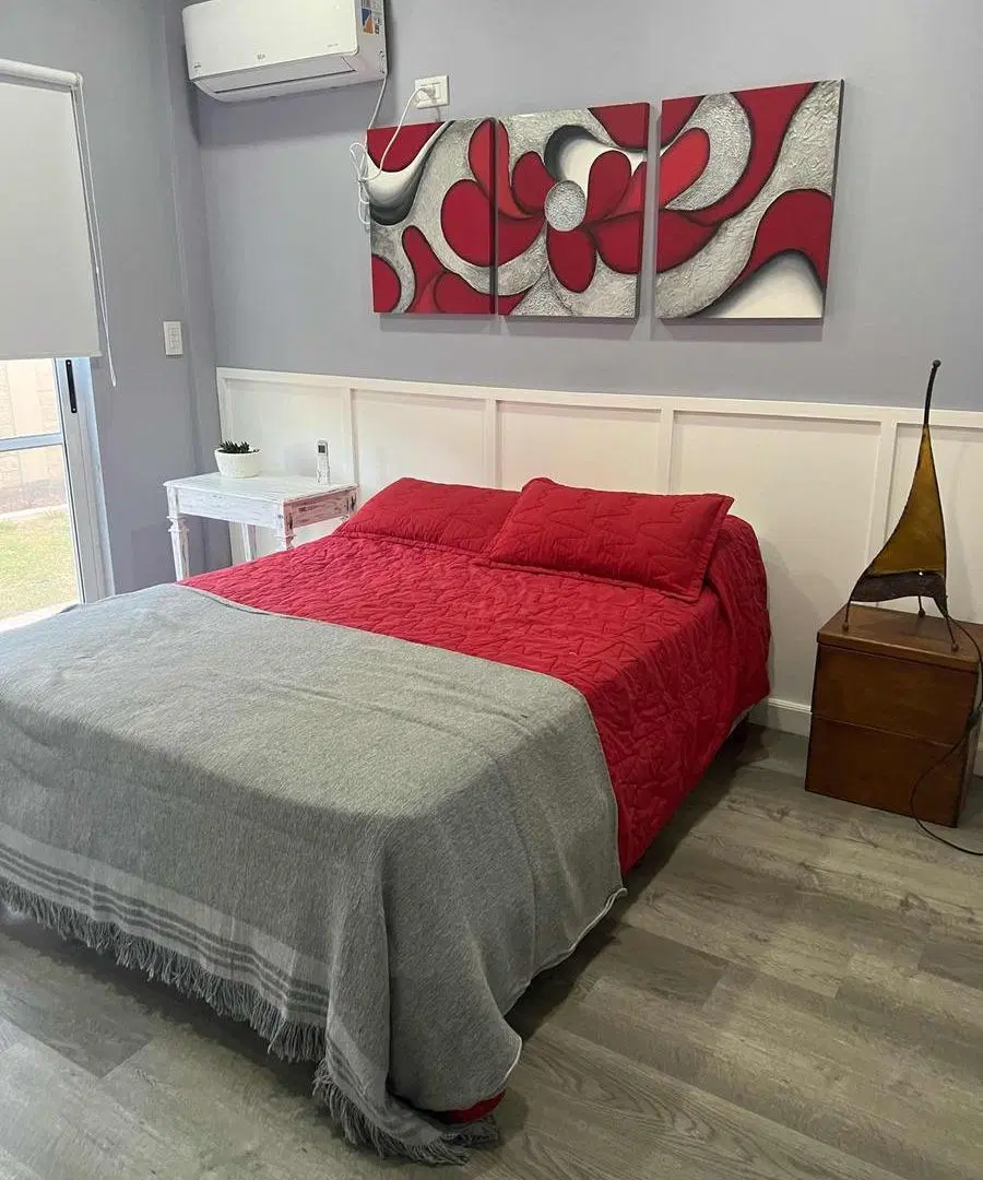 Casa en venta - 4 Dormitorios 2 Baños - Cocheras - 160Mts2 - Entre Ríos 2