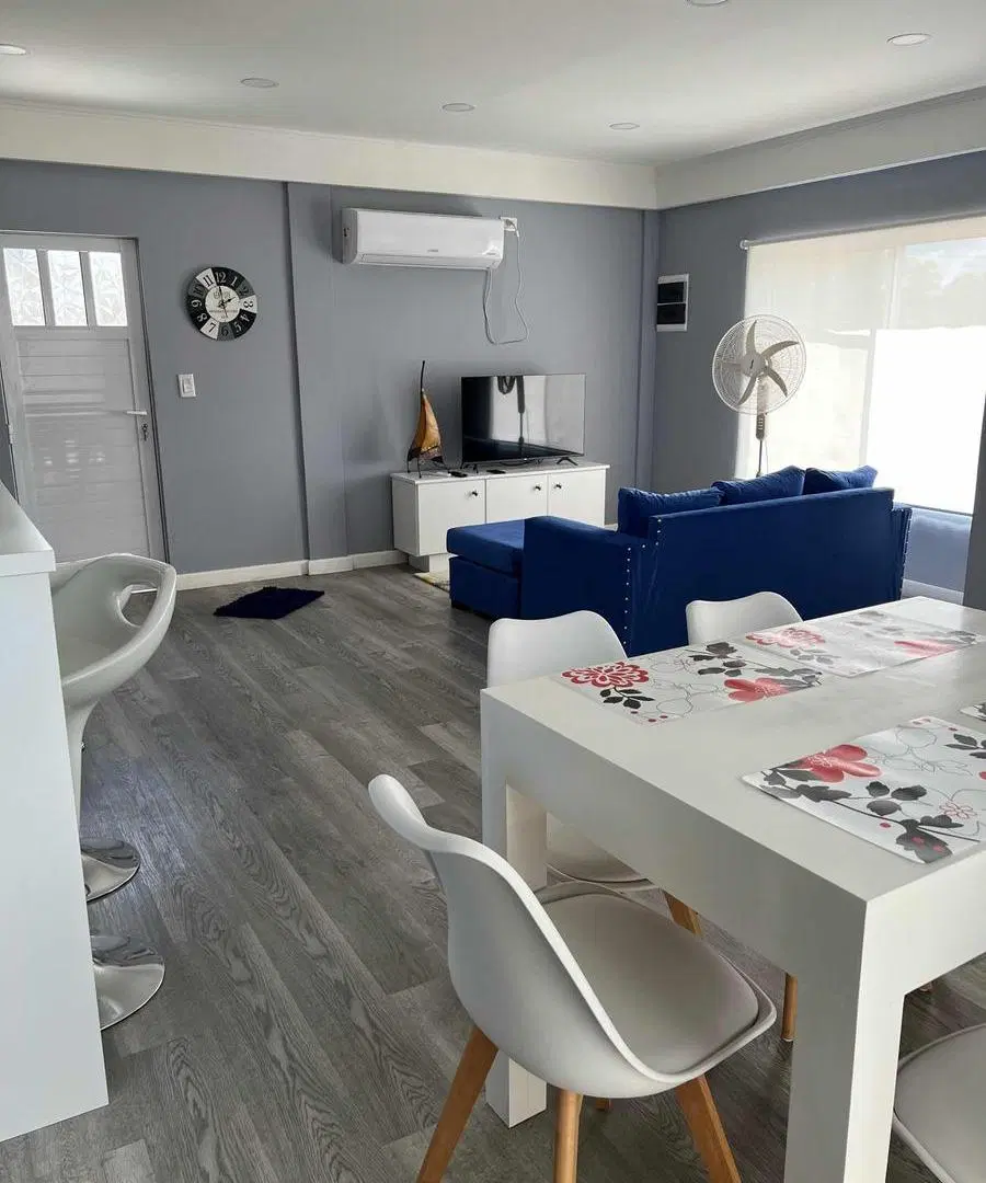 Casa en venta - 4 Dormitorios 2 Baños - Cocheras - 160Mts2 - Entre Ríos 5