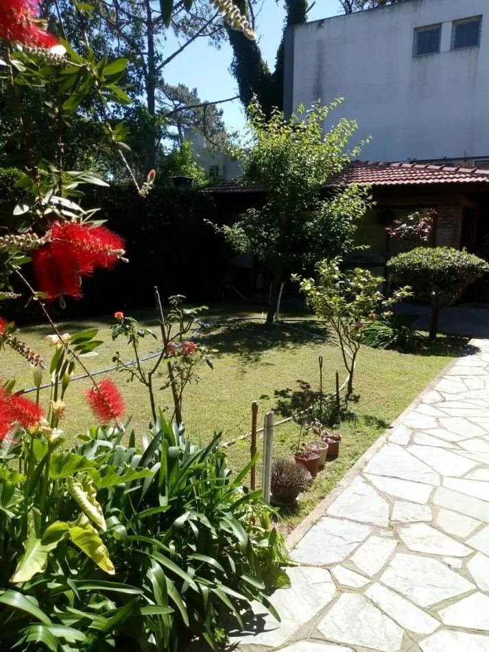 Casa en venta - 3 Dormitorios 3 Baños - Villa Gesell 1