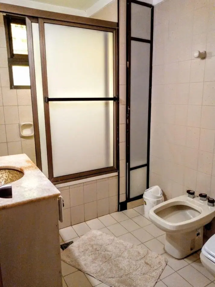Casa en venta - 3 Dormitorios 3 Baños - Villa Gesell 2